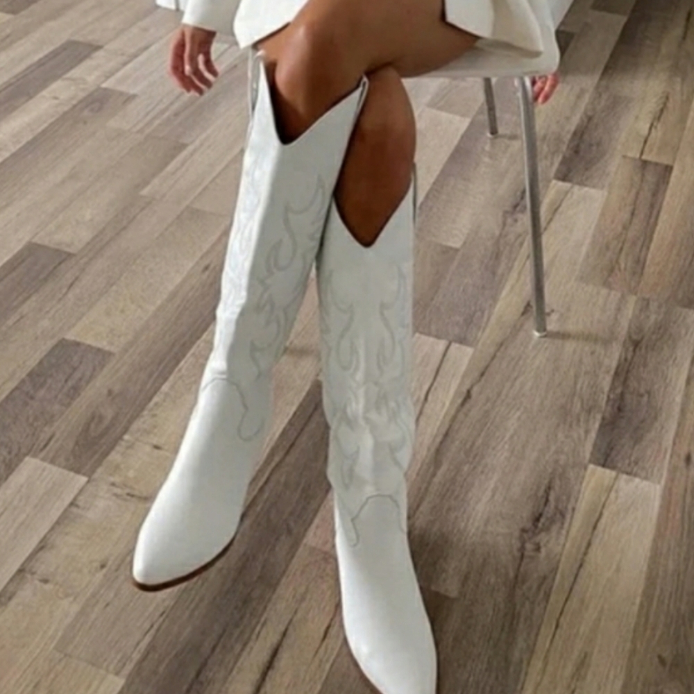 NEW Billini Urson White Cowboy Boots Size 9